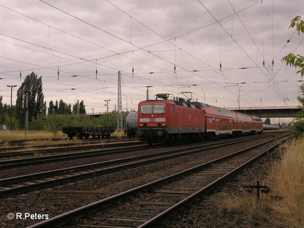 143 947-0 verl�sst Eisenh�ttenstadt mit ein RE nach Cottbus. 12.07.08