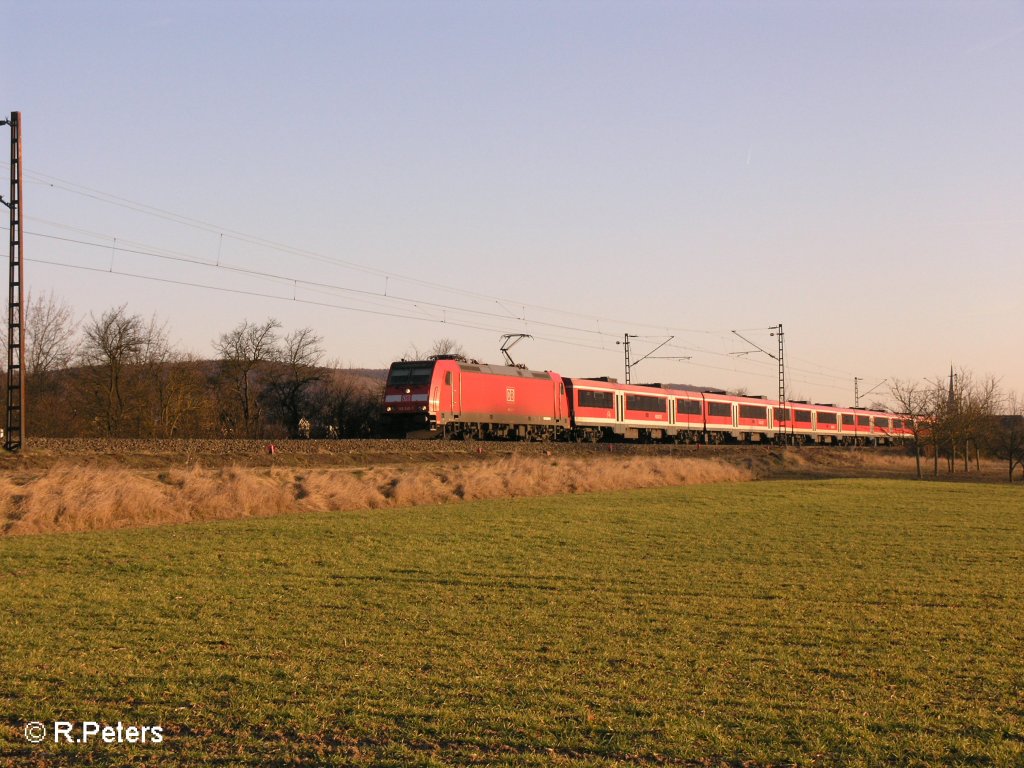 146 240-7 wieder auf dem R�ckweg mit RE Frankfurt/Main bei Th�ngersheim. 16.02.08