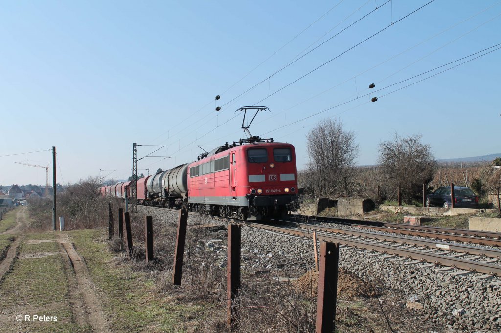 151 049-4 mit gemischten G�terzug bei Oestrich-Winkel. 05.03.13