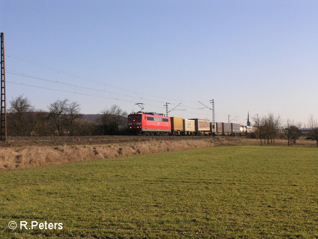 151 049-4 zieht bei Th�ngersheim ein Wechselpritschenzug. 16.02.08