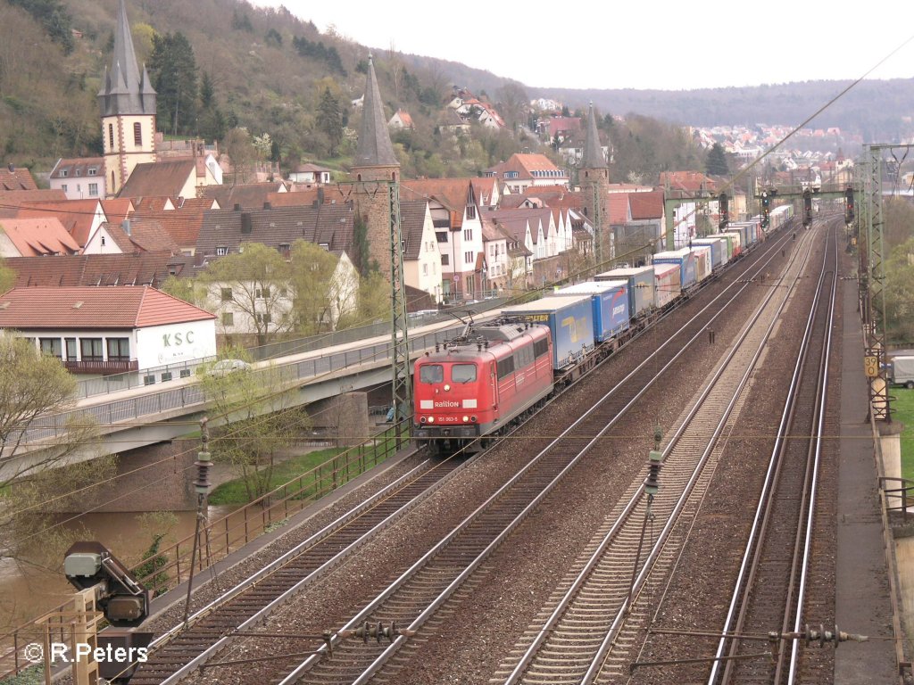 151 063-5 verl�sst Gem�ndne mit den LKW-Walter. 12.04.08