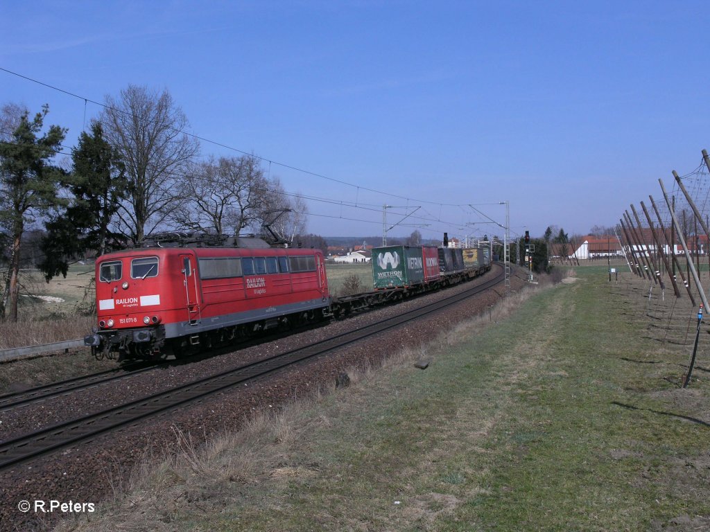 151 171-8 mit Vos nach M�nchen bei Rohrbach. 24.03.11