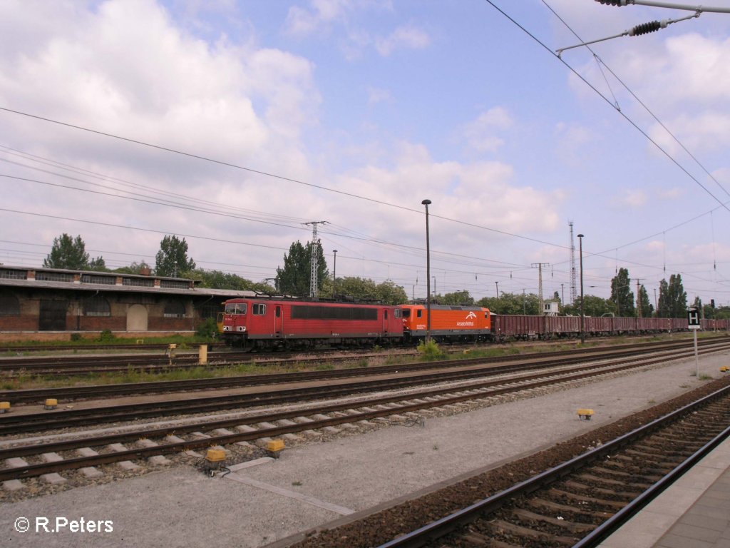 155 014-4 hat 143 001-6 Arvcelor mit ein Kohlezug aus Polen �ber die Oderbr�cke geschleppt bis nach Frankfurt/Oder. 27.05.08