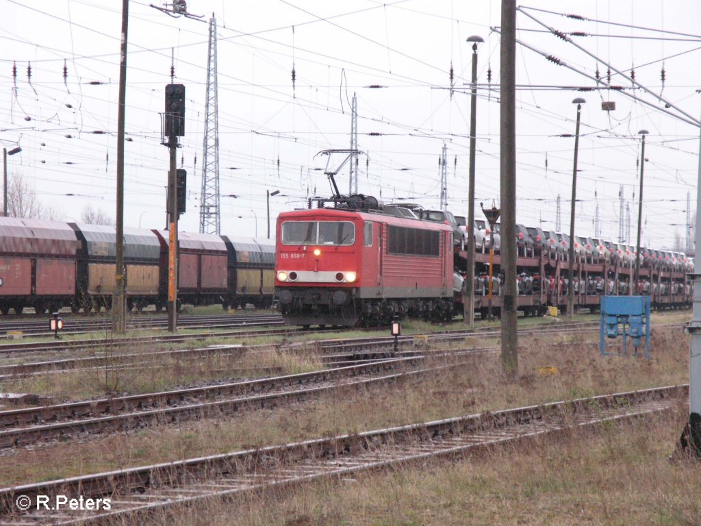 155 060-7 steht mit ein Autozug in Eisenh�ttenstadt. 15.04.08