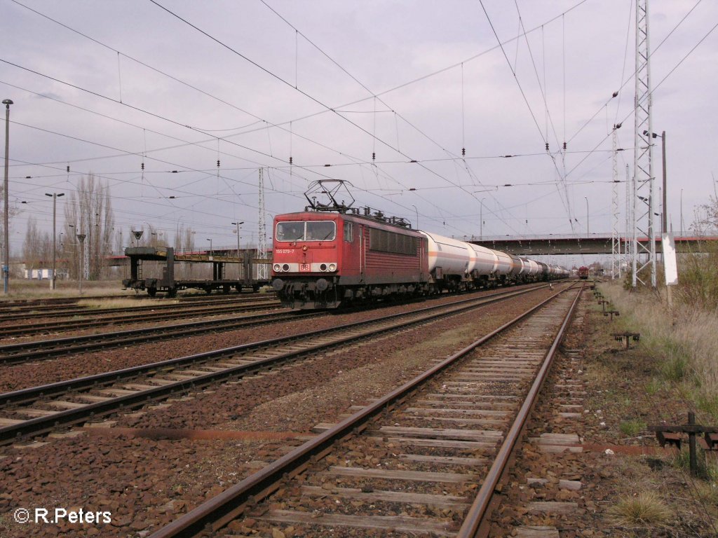 155 079-7 durchf�hrt Eisenh�ttenstadt mit ein Gas-Kesselzug. 14.04.08