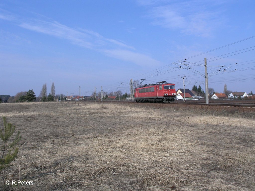 155 083-9 f�hrt bei Wiesenau in den Werksbahnhof Ziltendorf ein. 09.03.11
