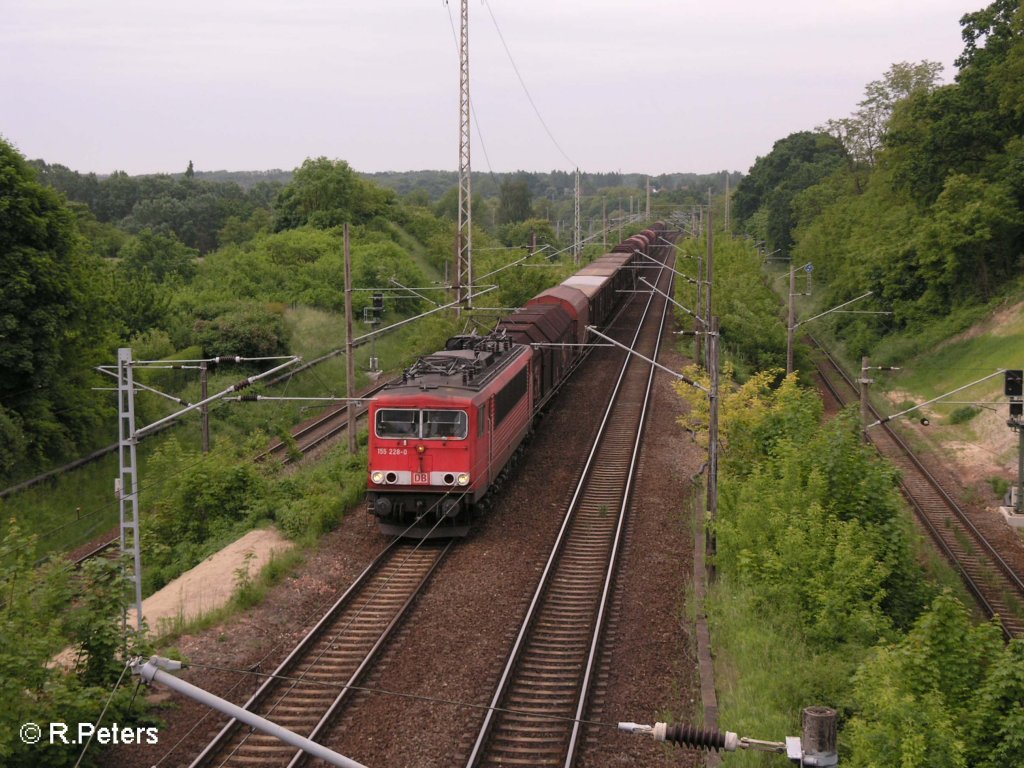 155 228-0 f�hrt in Frankfurt/Oder mit ein Coiltransportzug ein. 22.05.08