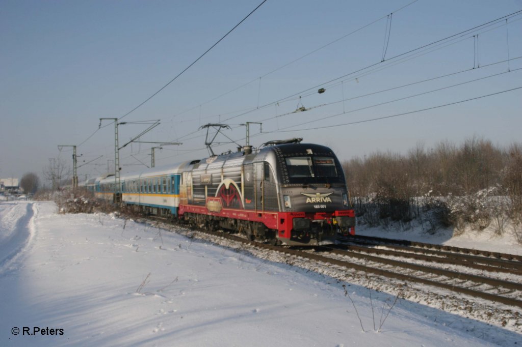183 001 mit dem ALX354 von Praha hl.n. nach M�nchen bei Obertraubling. 30.12.10