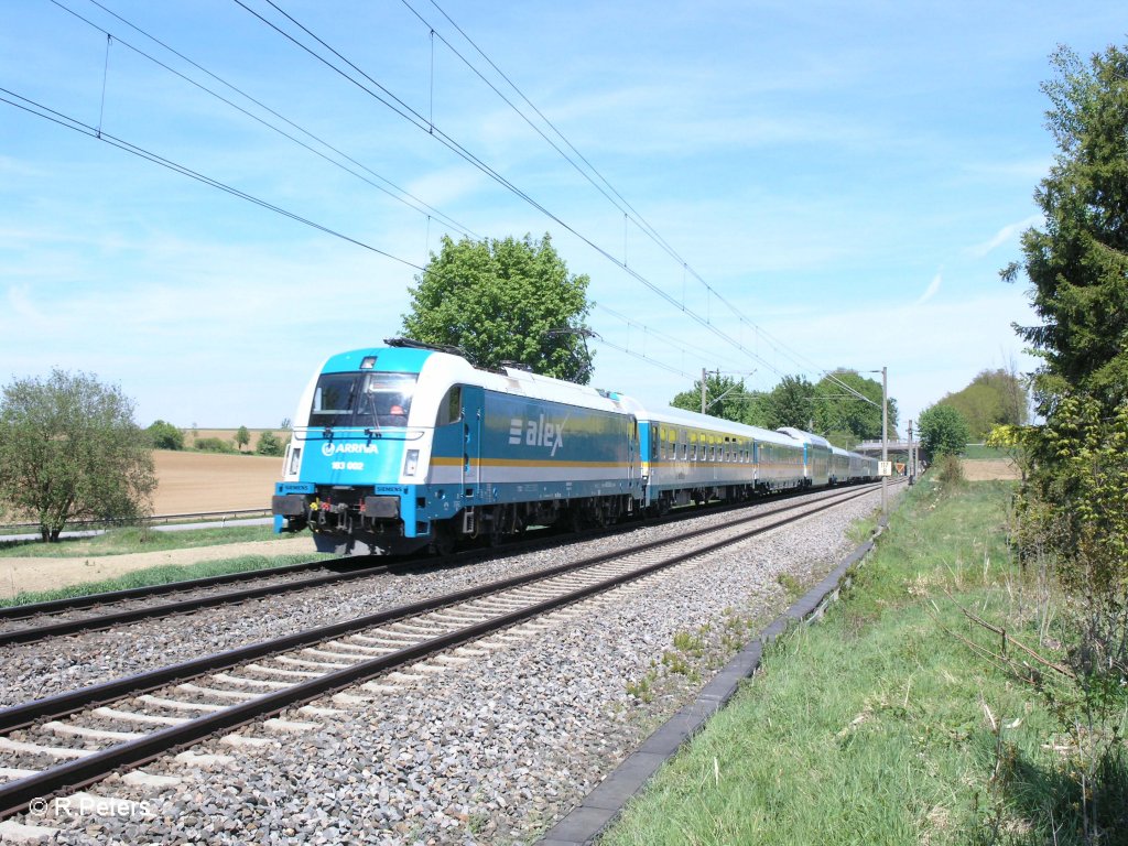 183 002 mit den ALX 354 Prag - M�nchen bei H�henberg. 07.05.11