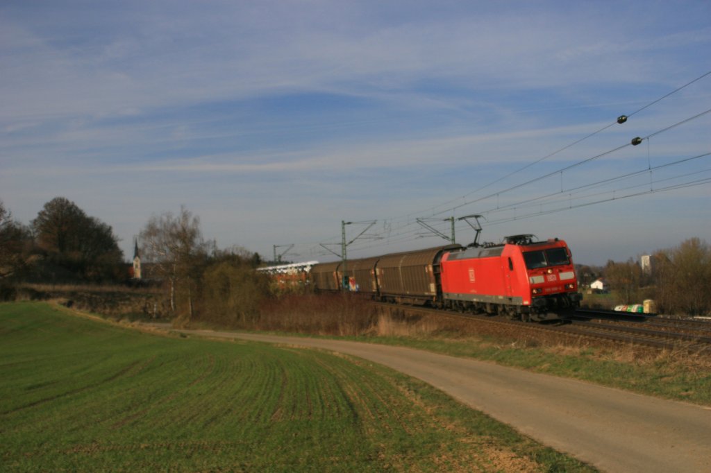 185 006-7 mit gemischten G�terzug bei Fahlenbach. 24.03.11