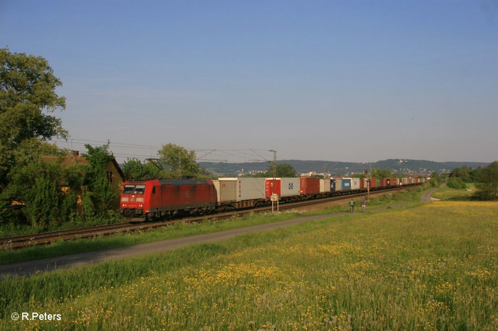 185 015-5 mit Containerzug bei P�lling. 13.05.11