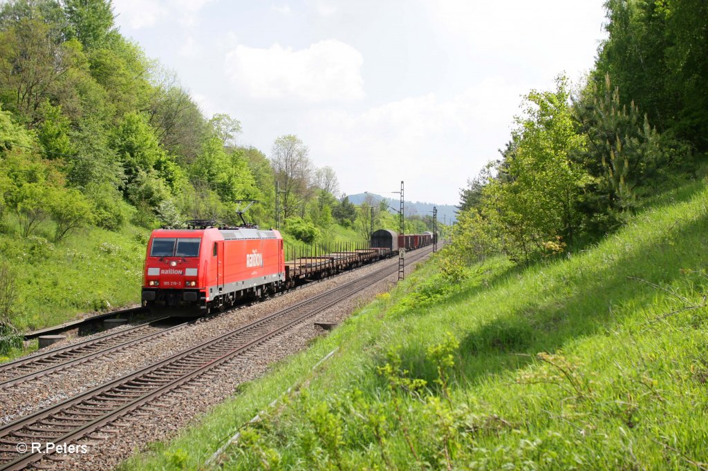 185 219-3 mit gemischten G�terzug bei Postbauer-Heng. 13.05.11