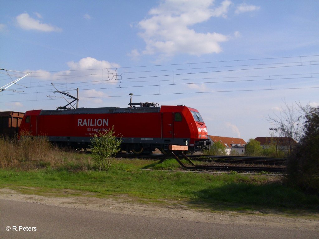 185 255-3 mit einem G�terzug in Schkeuditz. 22.04.10