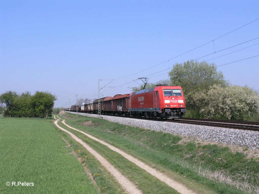 185 255-7 mit gemischten G�terzug bei Moosham. 21.04.11