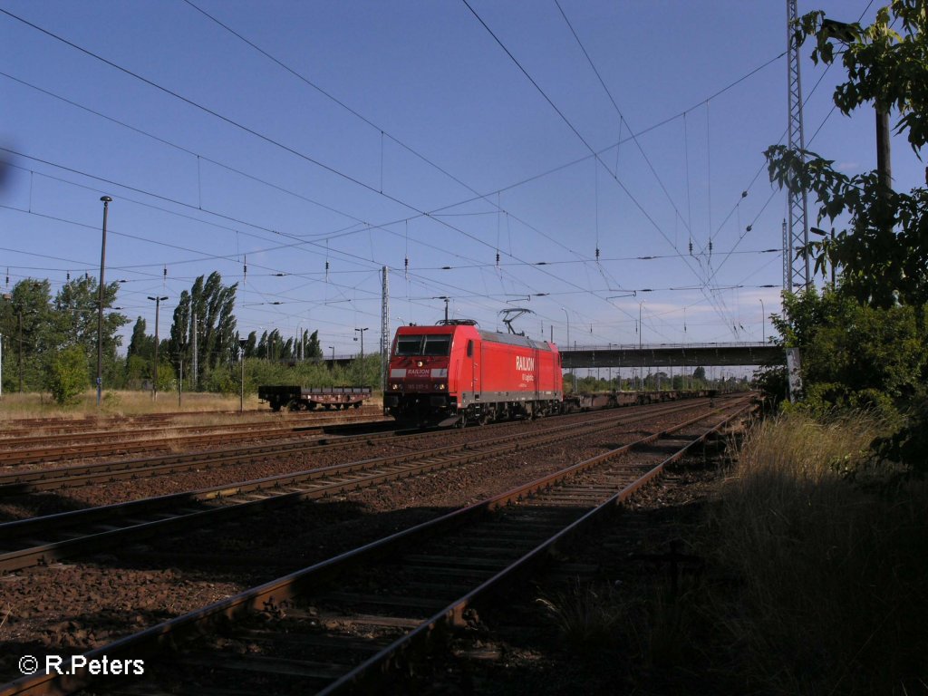 185 297-9 durchf�hrt Eisenh�ttenstadt mit ein leeren Containerzug. 08.07.08