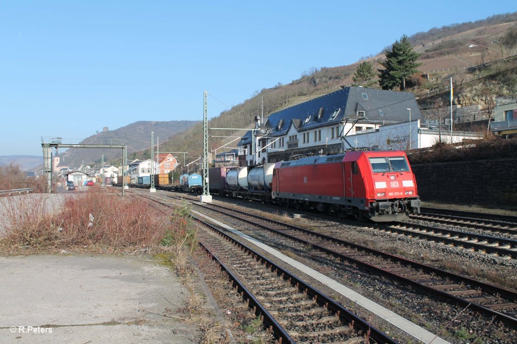 185 372-0 mit gemischten G�terzug in Lorch am Rhein. 05.03.13