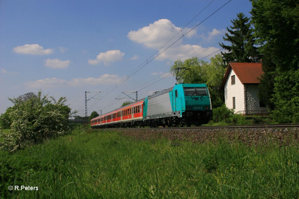 185 618-6 schiebt die S3 39350 nach N�rnberg HBf bei Postbauer-Heng. 13.05.11