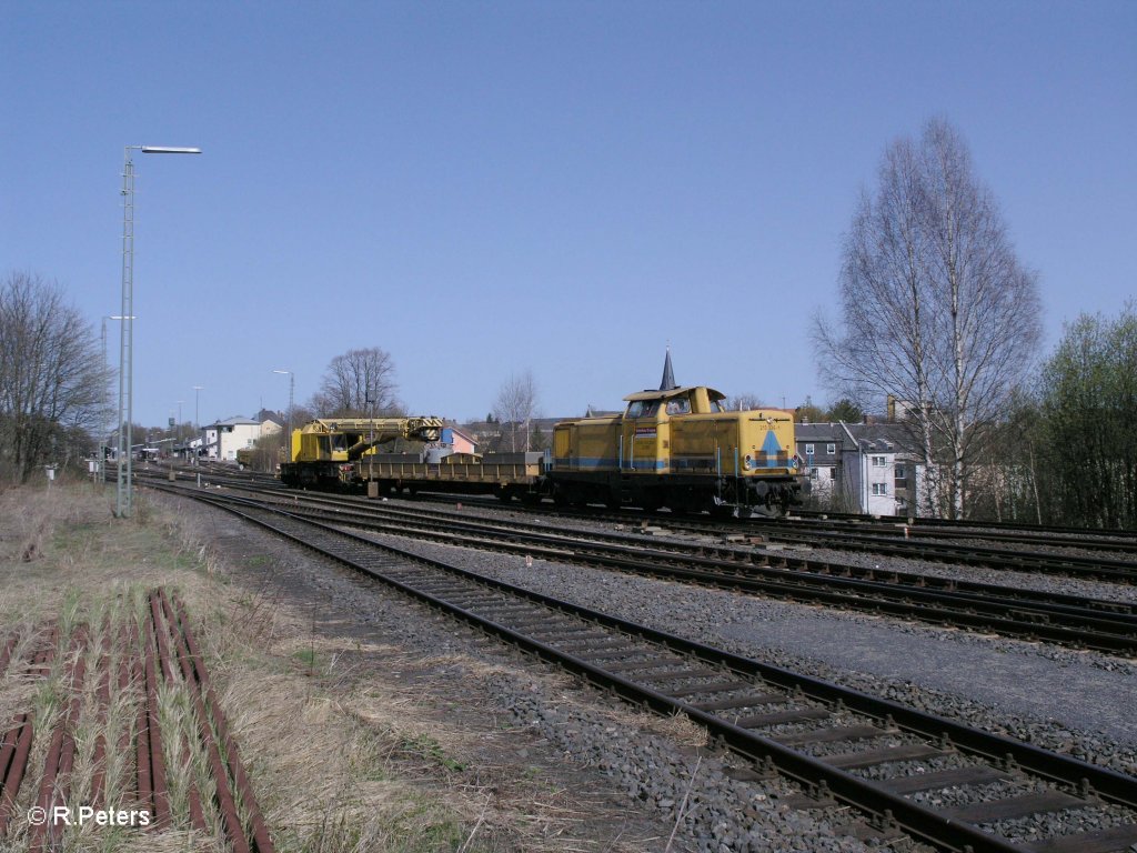 213 336-1 durchf�hrt Marktredwitz mit Bauzug. 10.04.11