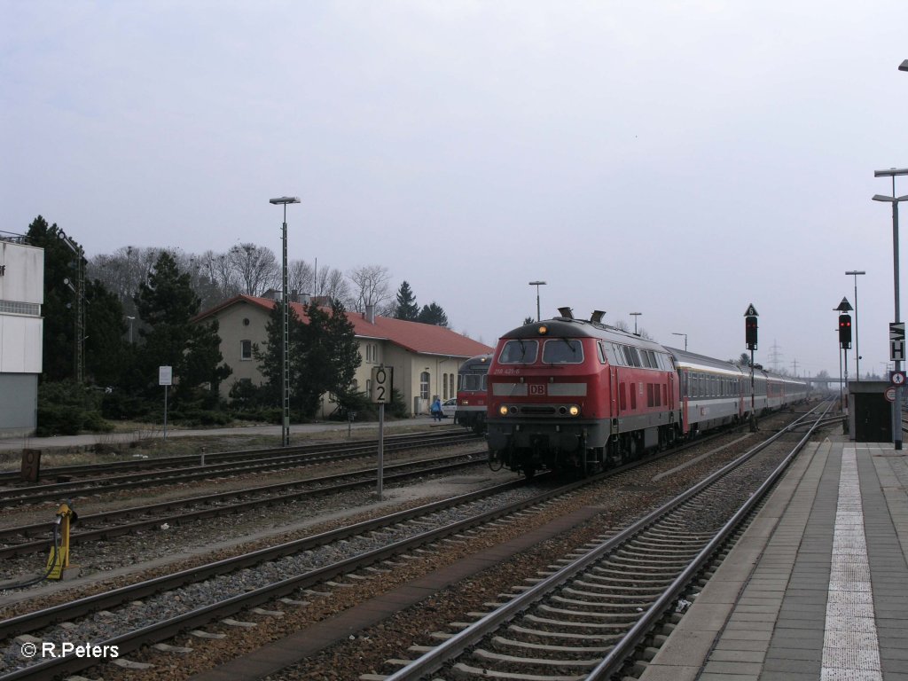 218 421-6 erreicht Buchloe mit den EC195 M�nchen. 04.04.09

