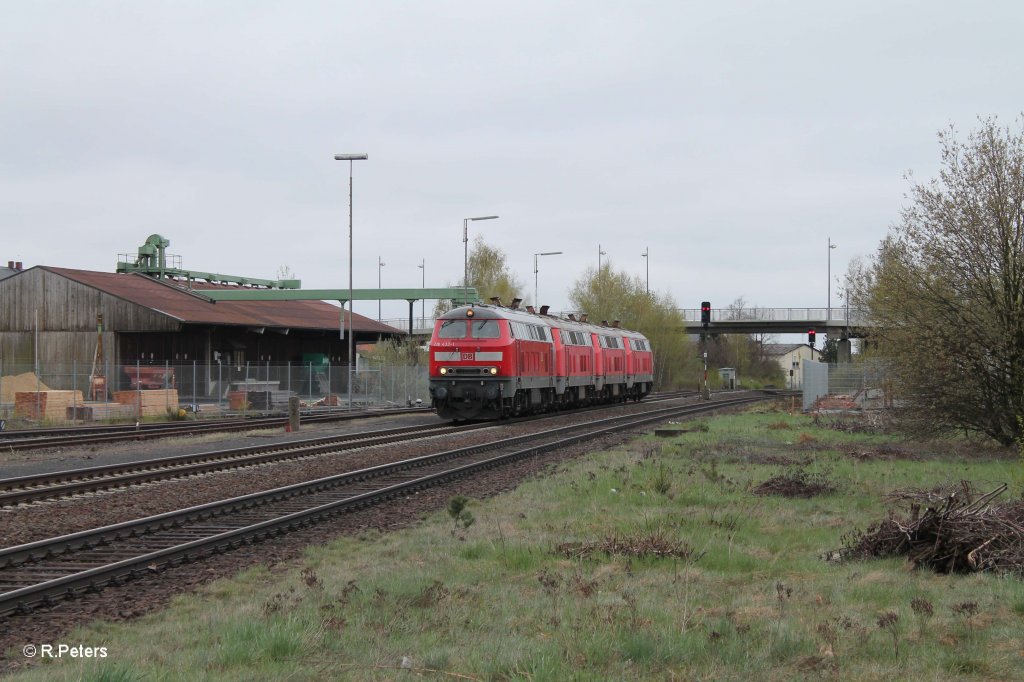 218 433-1 �berf�hrt mit dem  SchadR 74777 MMF-LL die 218 216 + 218 206 + 218 136 in Wiesau7Oberpfalz. 28.04.13
