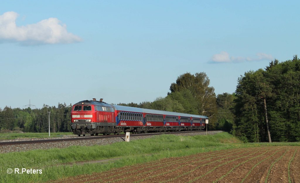 218 463-8 mit dem Pilger Sonderzug Alt�tting - Marktredwitz bei Oberteich. 18.05.13
