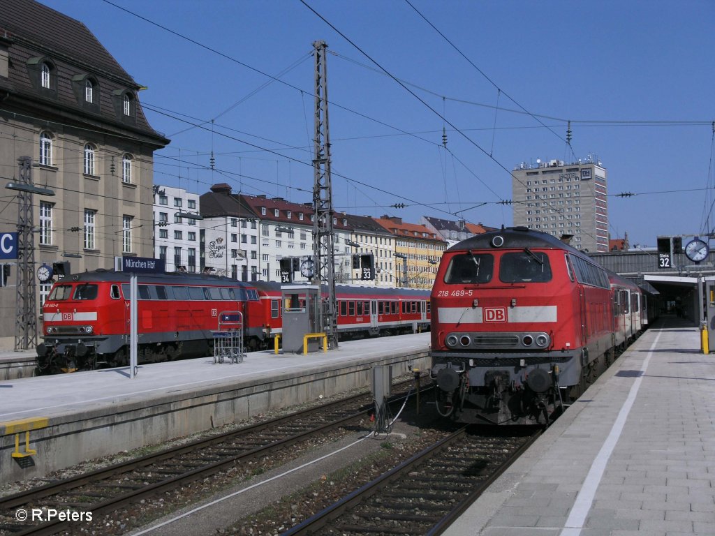 218 469-5 und 218 462-0 stehen mit RB's in M�nchen HBF bereit. 10.04.09