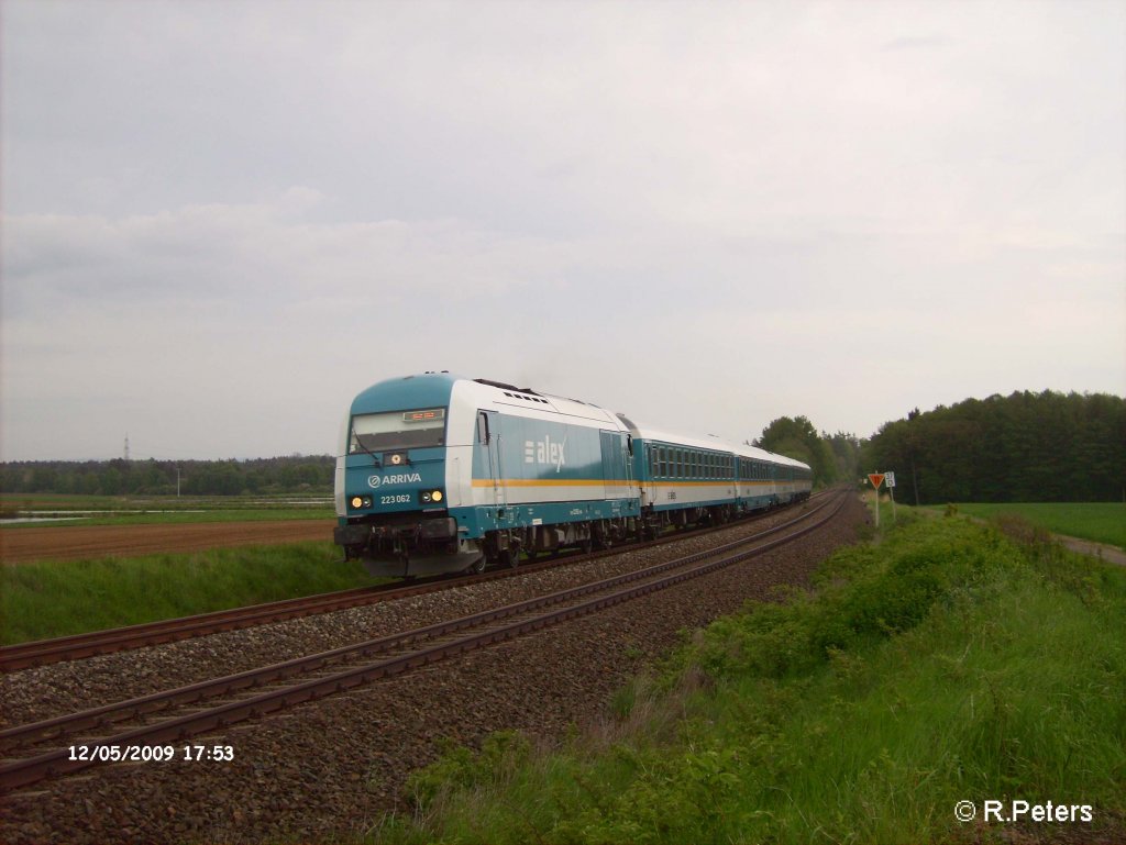 223 062 zieht bei Oberteich den ALX37980 nach Hof. 12.05.09
