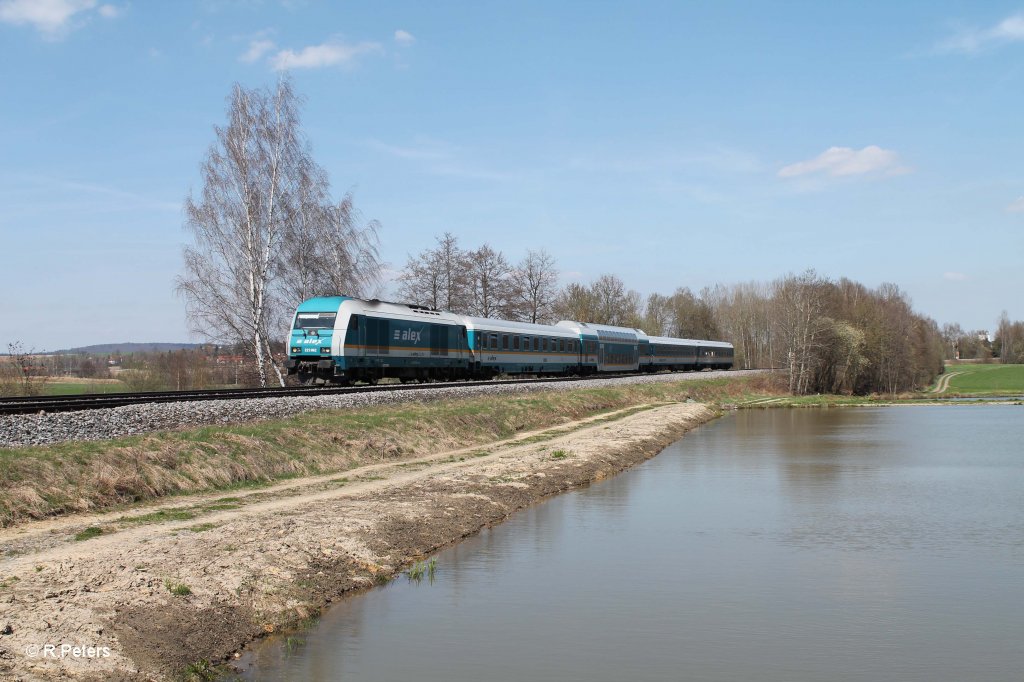 223 062 zieht s�dlich von Wiesau den ALX84115 Hof - M�nchen. 24.04.13