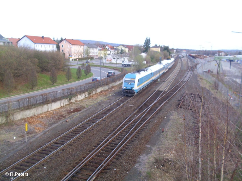 223 063 verl�sst Wiesau mit ALX84109 nach M�nchen. 08.04.11