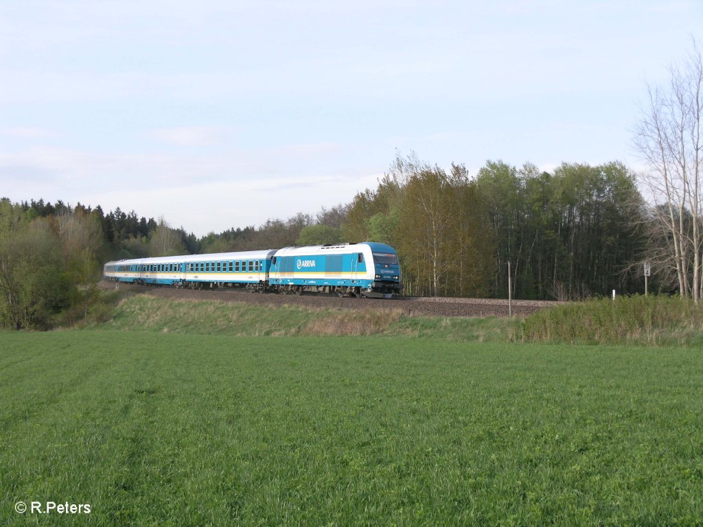 223 064 zieht bei Oberteich den ALX37987 nach M�nchen. 26.04.09
