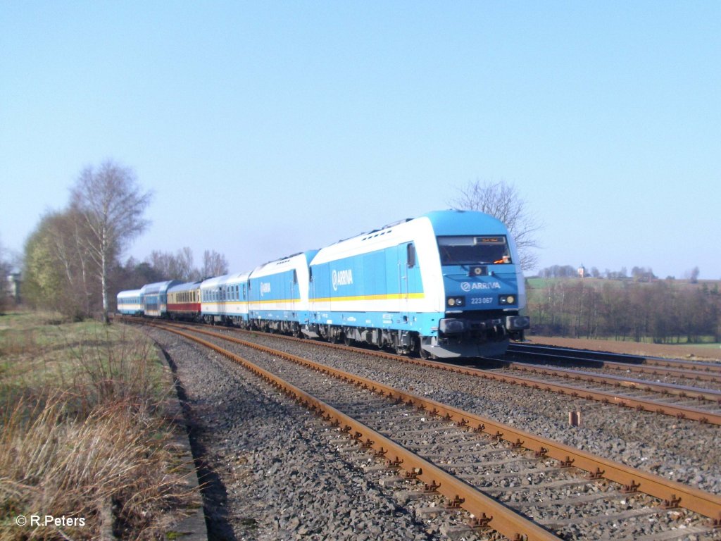 223 067 + 223 XXX mit den ALX84102 nach Hof bei Sch�nfeld 05.04.11