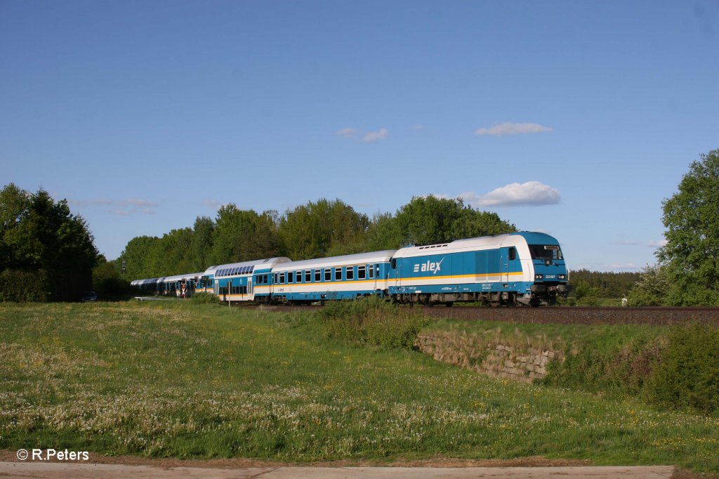 223 067 mit dem ALX84121 Hof - M�nchen bei Sch�nfeld. 17.05.12