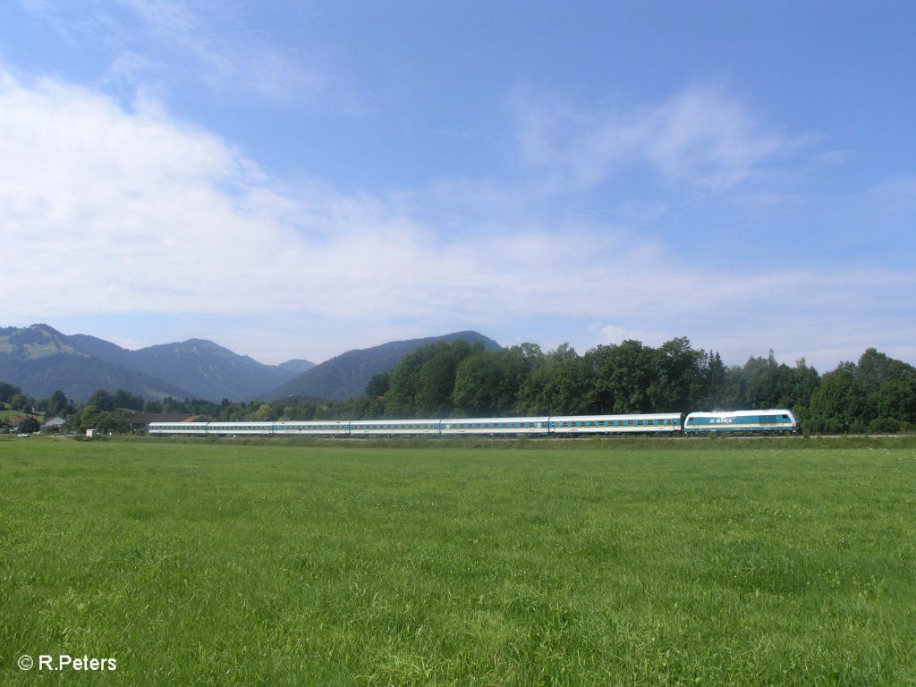 223 067 zieht bei Flecken den ALX38707+39957 M�nchen. 01.08.09
