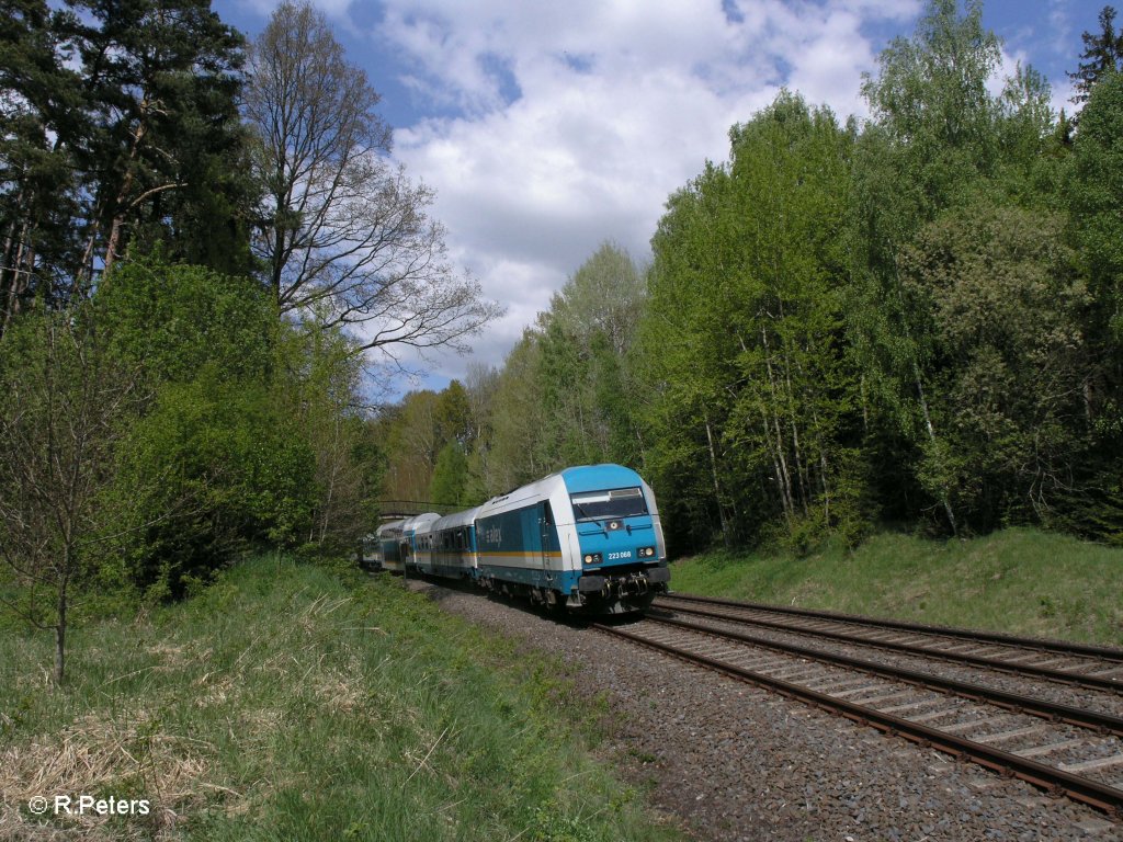 223 068 mit ALX84115 Hof – M�nchen bei Sch�nfeld. 08.05.11
