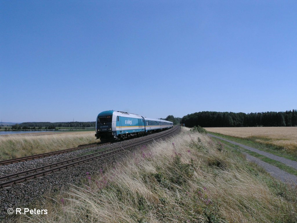 223 068 zieht bei Oberteich den ALX37976 nach Hof. 07.08.08
