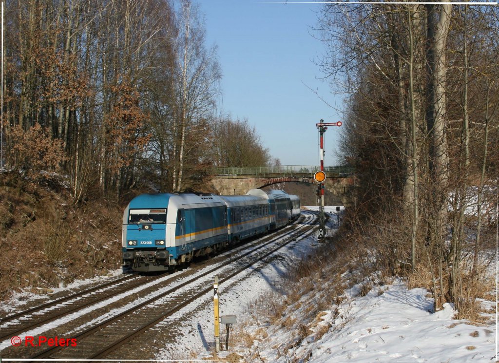 223 069 mit den ALX84115 Hof - M�nchen beim verlassen von Reuth bei Erbendorf. 03.02.12