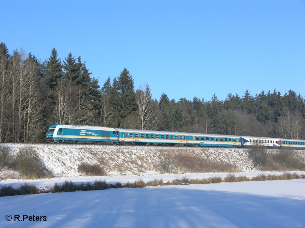223 072 zieht den ALX37979 nach M�nchen bei Oberteich. 10.01.09
