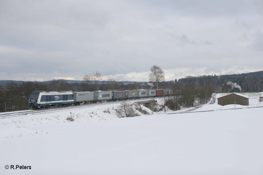 223 152 mit dem Containerzug ATW Wiesau - Hof bei groschlattengr�n. 19.12.11