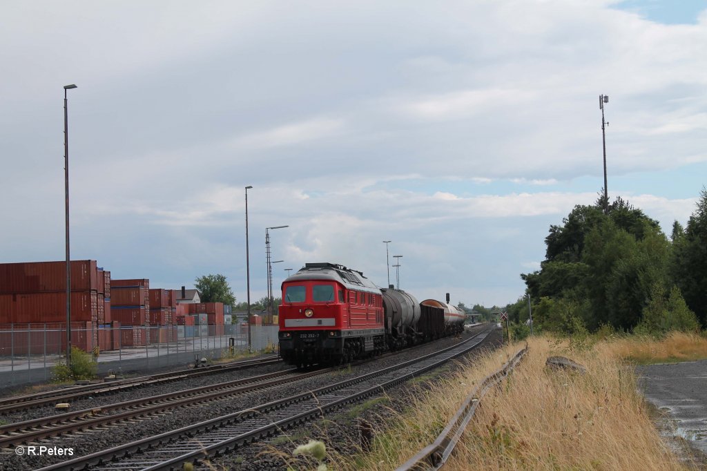 232 252-7 mit dem 45365 N�rnberg - Cheb bei der durchfahrt in Wiesau. 30.07.13