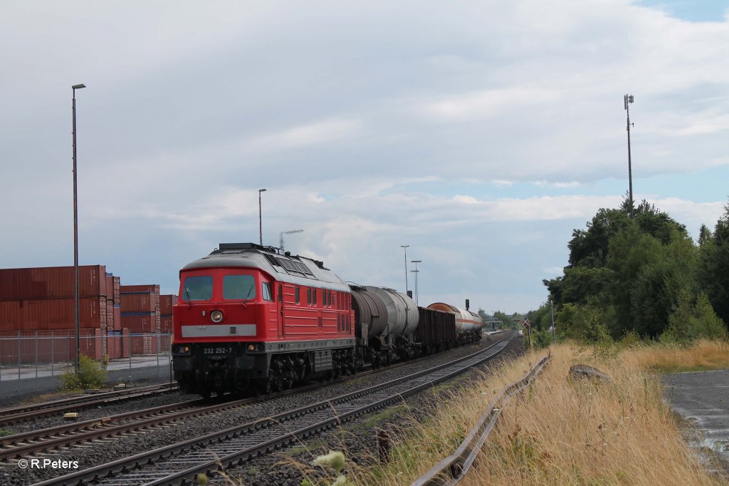 232 252-7 mit dem 45365 N�rnberg - Cheb bei der durchfahrt in Wiesau. 30.07.13