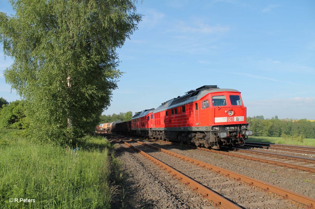 233 176-7 + 232 601 mit dem umgeleiteten 45367 N�rnberg - Cheb bei Sch�nfeld. 05.06.13