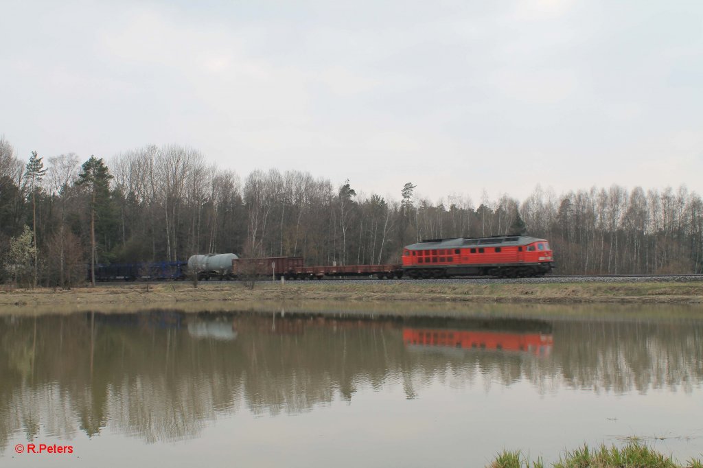 233 176-7 mit umgeleiteten Gz von NN - Cheb s�dlich von Wiesau. 22.04.13