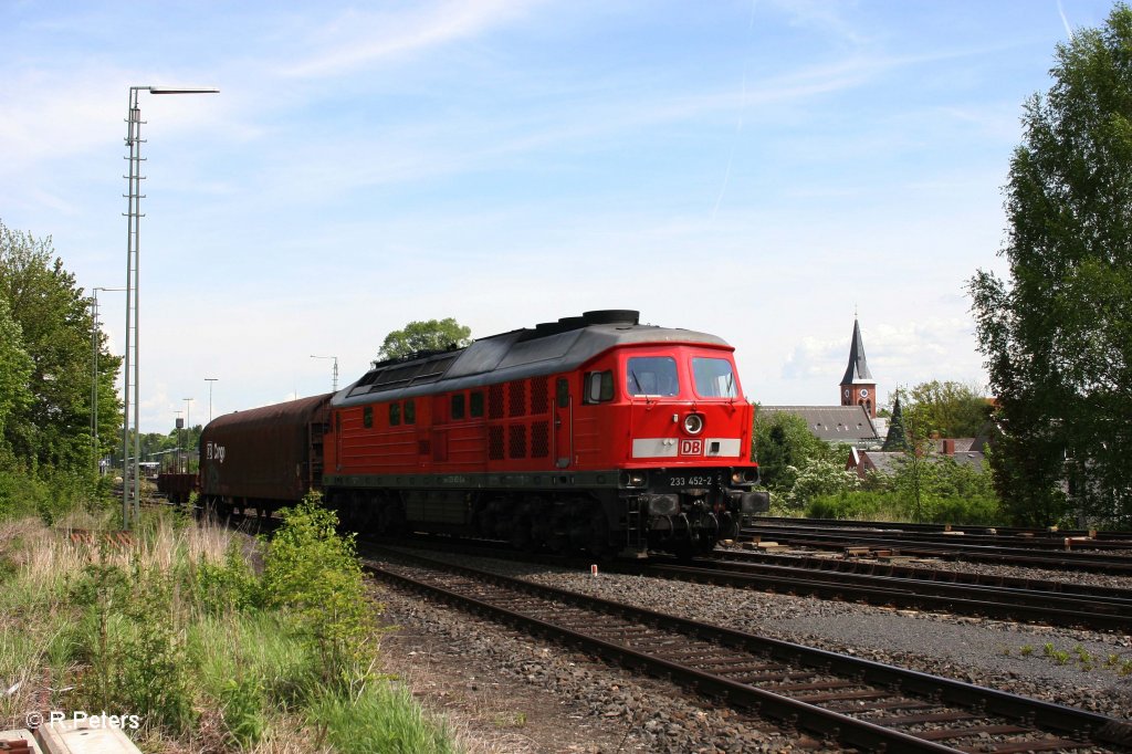 233 452-2 mit einer �bergabe nach N�rnberg in Marktredwitz. 11.05.12