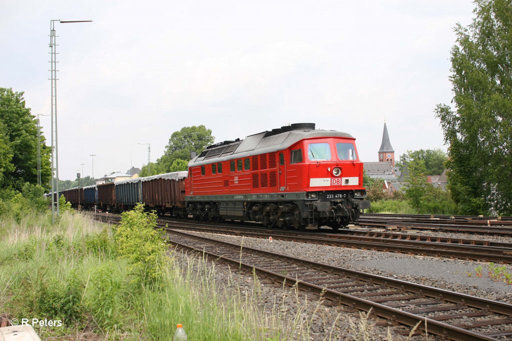 233 478-7 mit dem Schrottzug aus Chep nach N�rnberg bei der durchfahrt in Marktredwitz. 31.05.12
