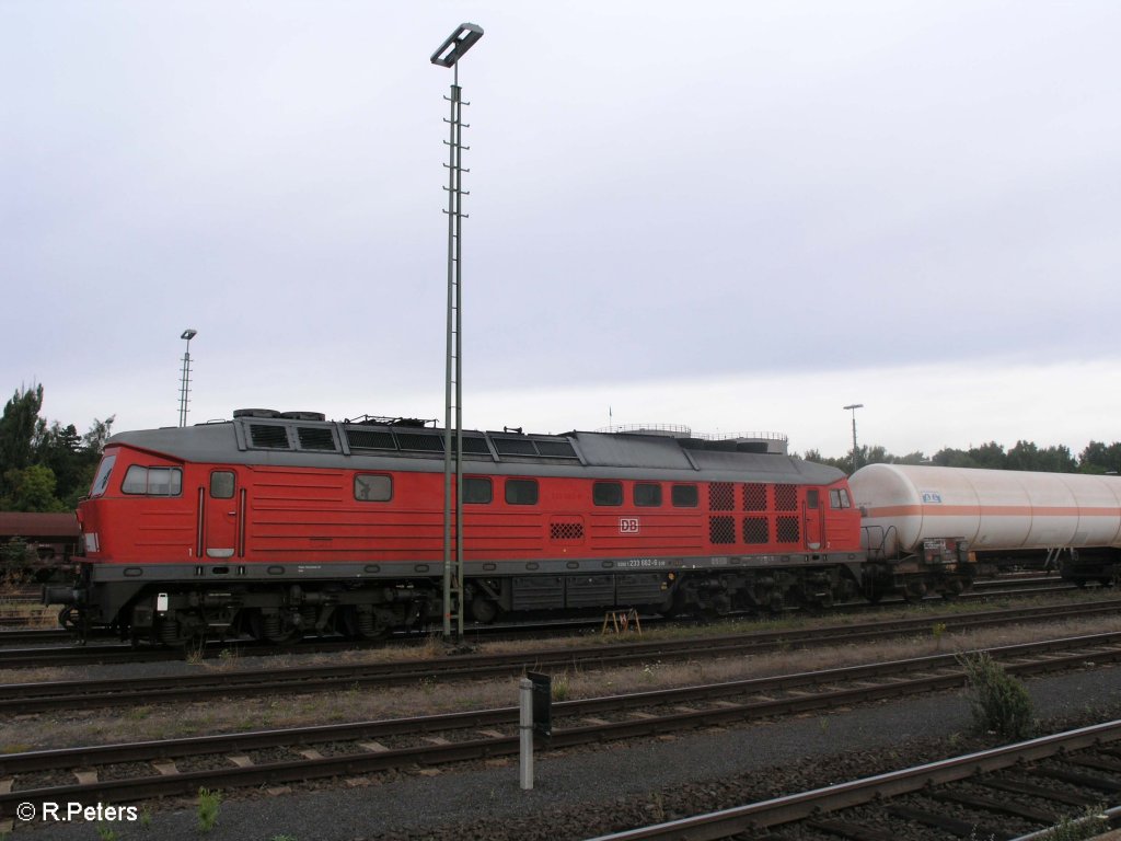 233 662-6 steht in Marktredwitz mit einen Gas-Kesselzug abgestellt. 31.07.09