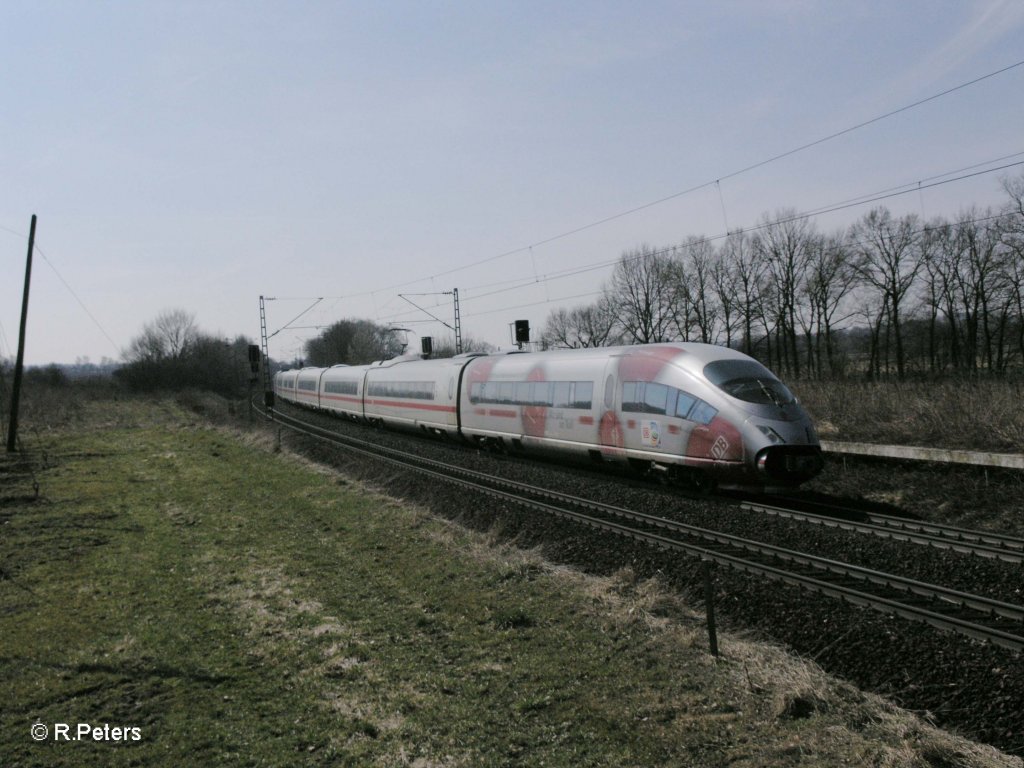 403 054-0 Frauenfussball als ICE 783 Hamburg – M�nchen. 24.03.11

