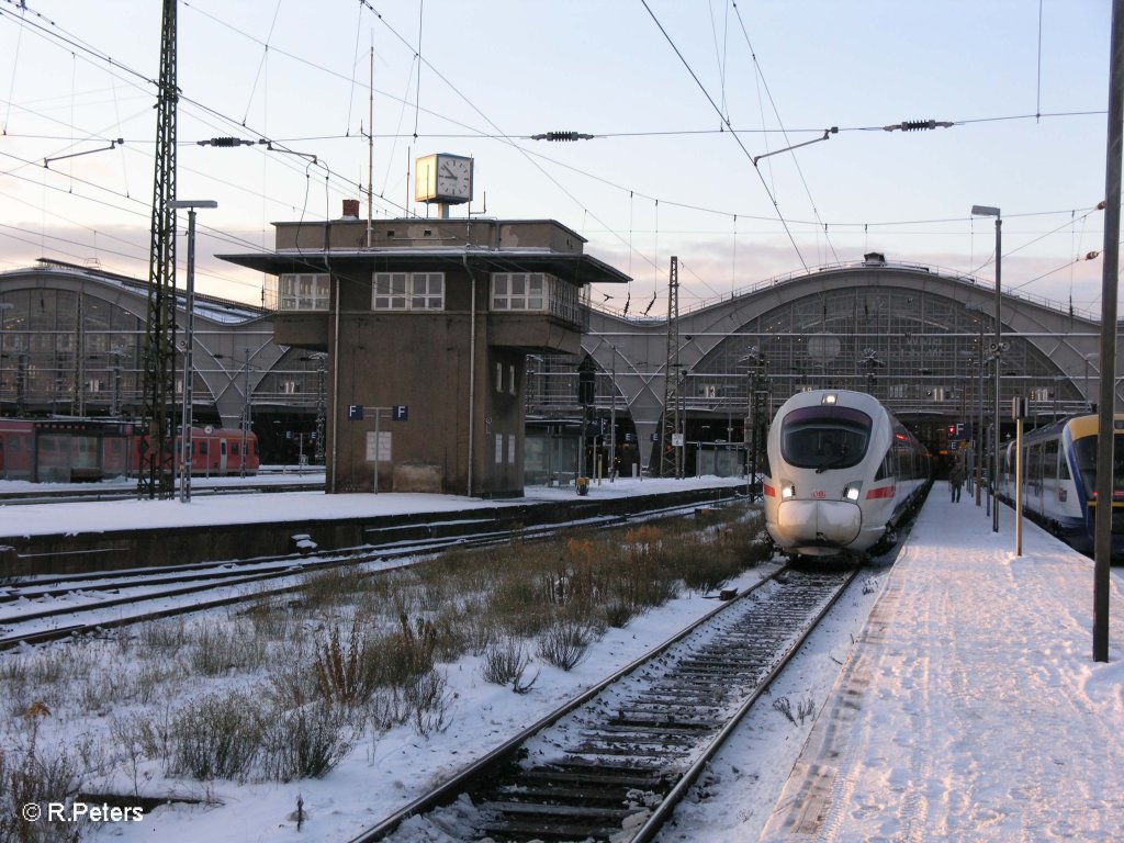 411 071-4 verl�sst Leipzig HBF mit den ICE 1614 Berlin Gesundbrunn. 21.12.09

