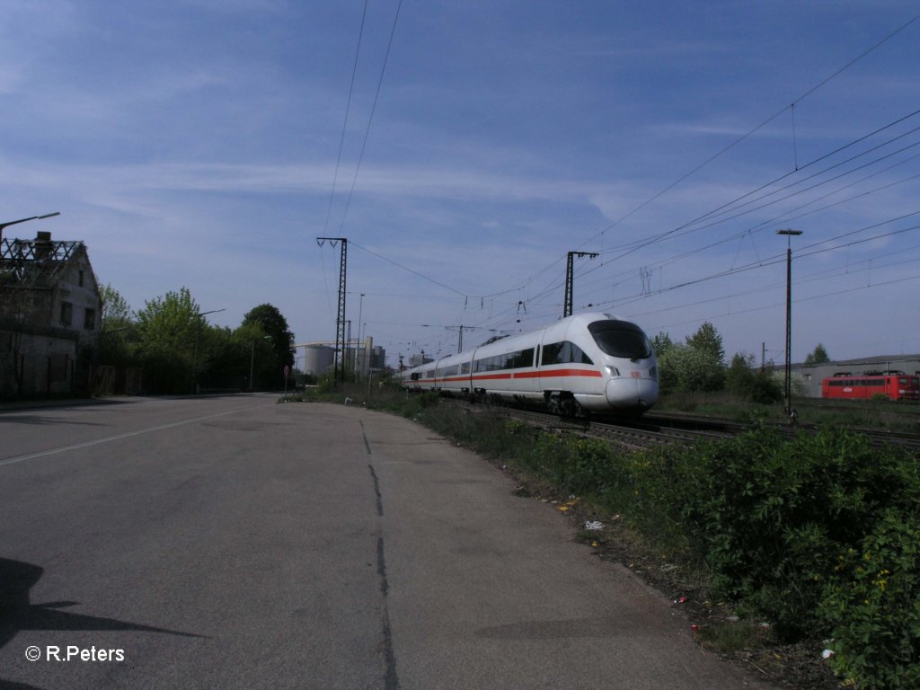 411 092  Linz  verl�sst Regensburg mit dem ICE27 Dortmund - Wien. 29.04.10
