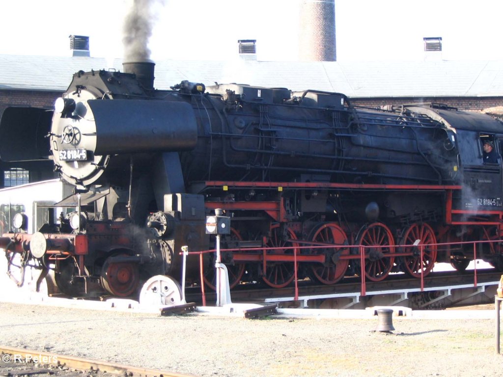 52 8184-5 auf der Drehscheibe vom BW  Sta�furt. Mai 2005