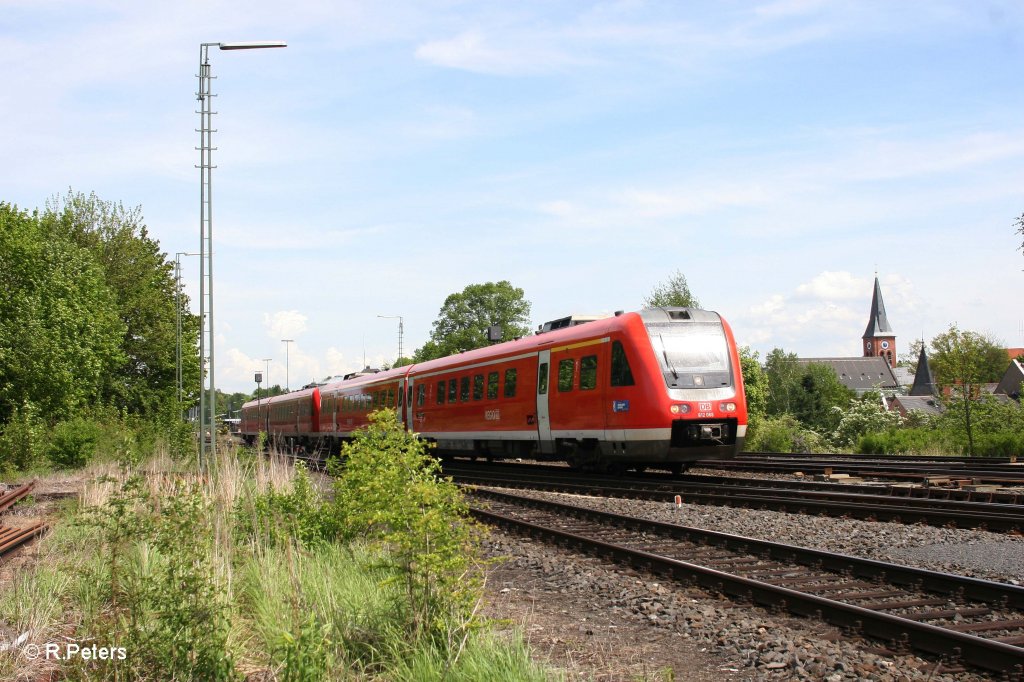 612 066-1 verl�sst Marktredwitz als RE3456 Dresden - N�rnberg. 11.05.12